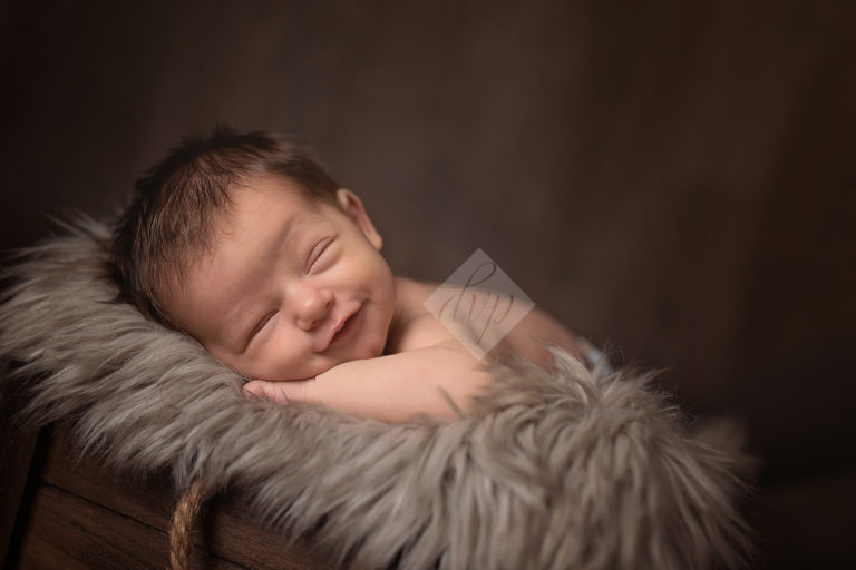 Ottawa Newborn Photographer | Baby Quinn