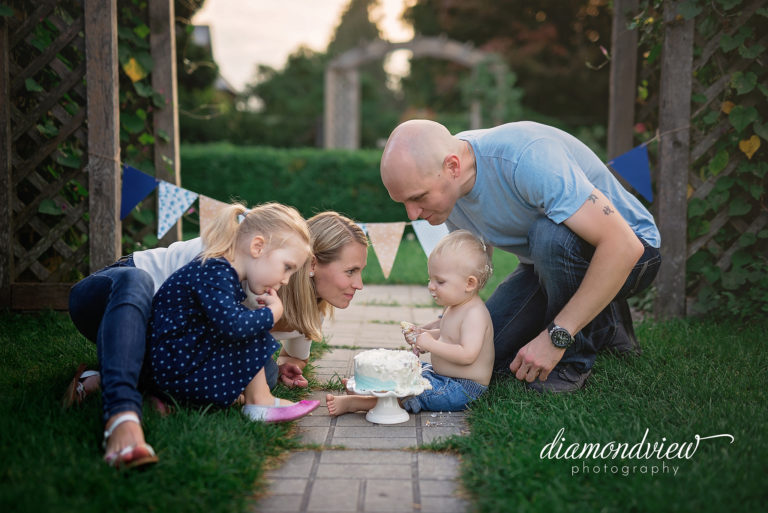 Ottawa Cake Smash Photographer | Outdoor Session