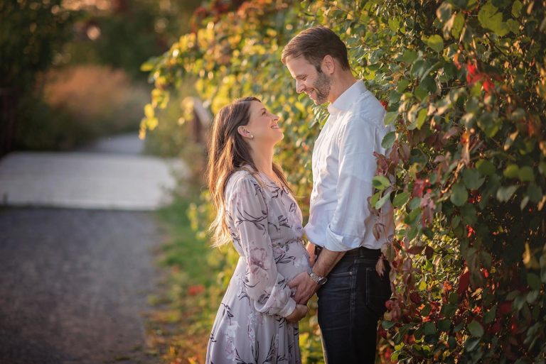 Ottawa Maternity Photographer | Golden Hour
