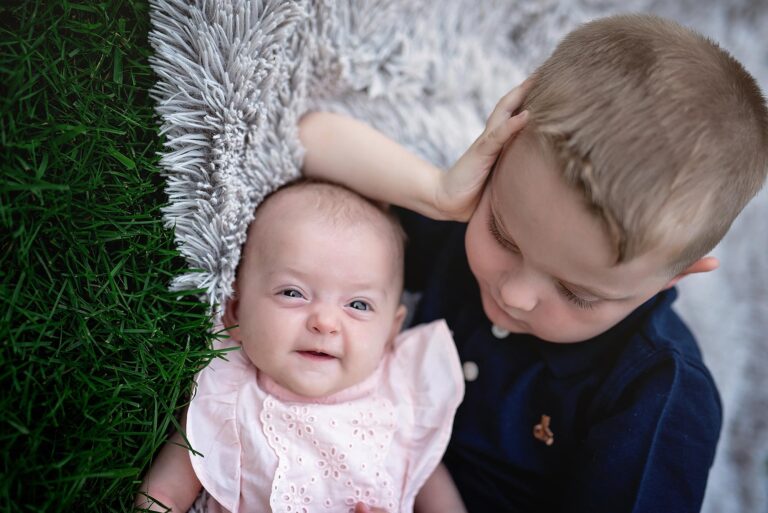 Ottawa Outdoor Newborn Photographer | Baby Olivia