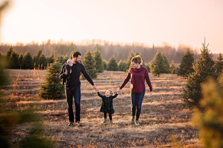 Ottawa Family Photographer | At the Tree Farm with N & A