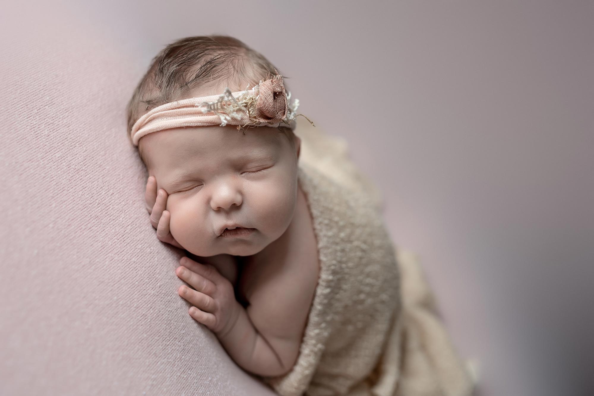 Diamondview_Photography_Ottawa_Newborn_Photographers_201223-26