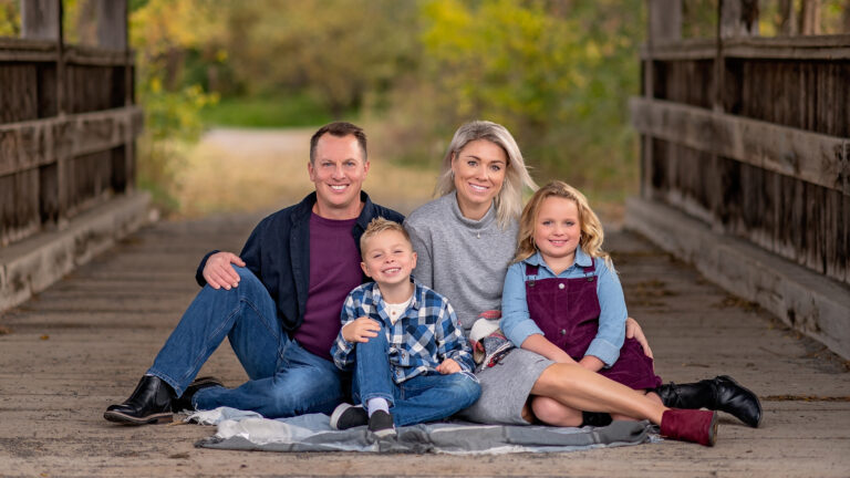 Proudly Accredited in Family Portraiture!
